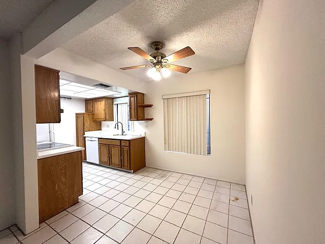 1411 N Sunrise Way #5 — Photo 6
