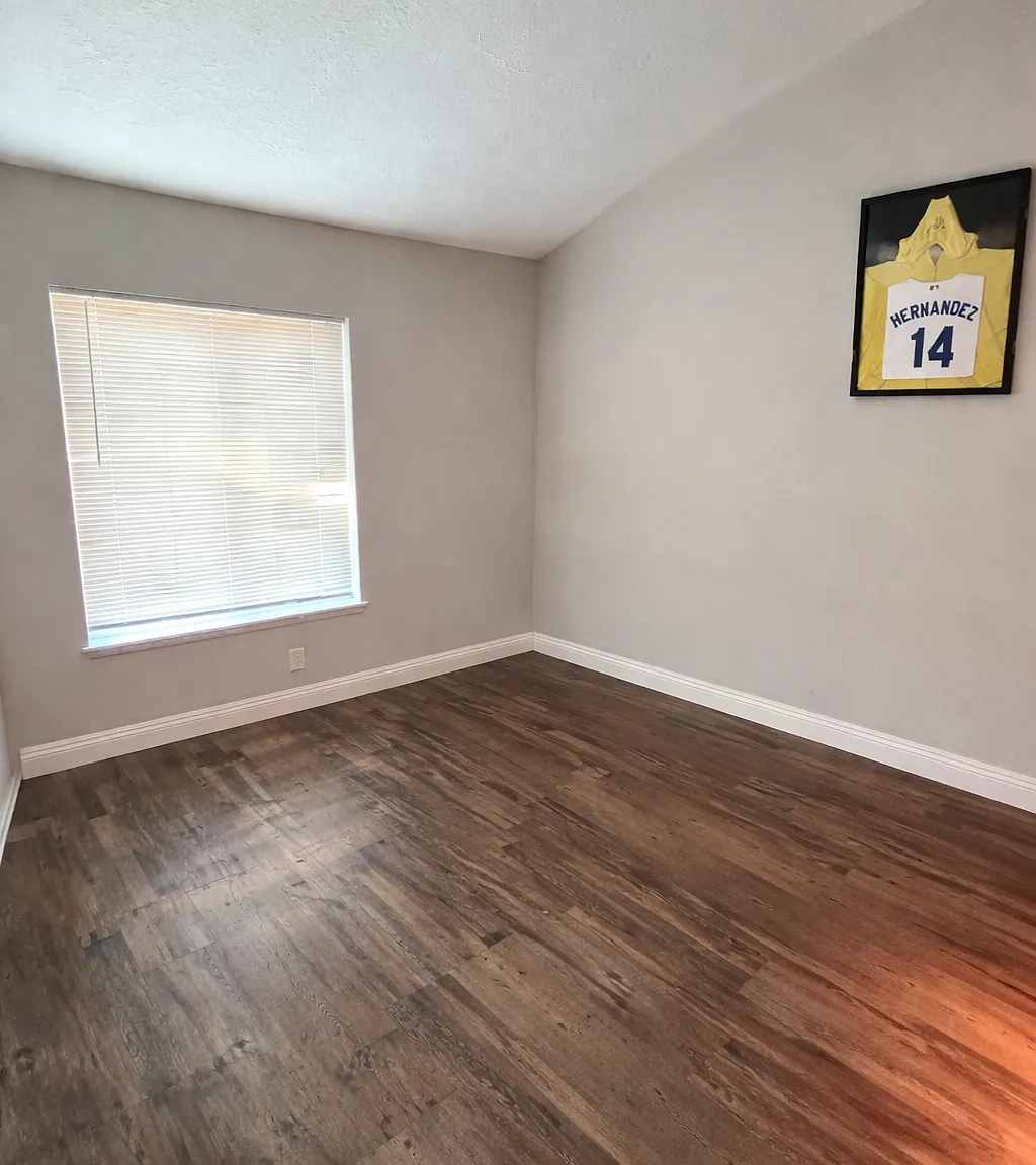 25525 Fir Ave — Photo 2