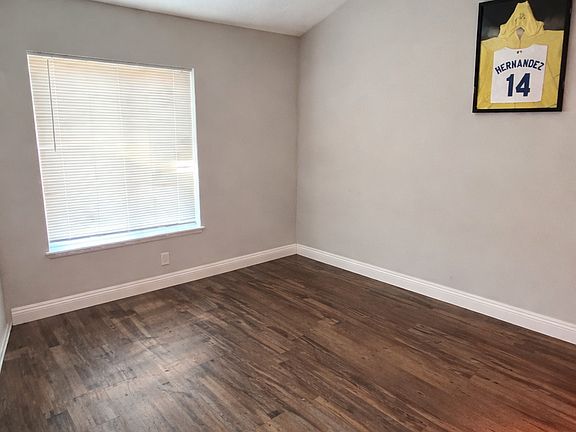 2nd image of 25525 Fir Ave