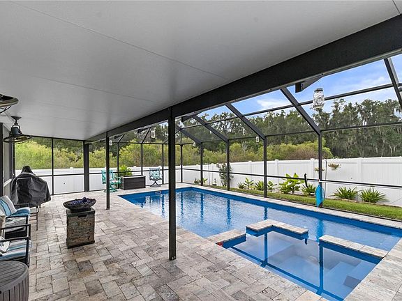 3rd image of 4562 FAIRWAY OAKS DRIVE