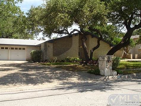 3rd image of 4515 Cypress Woods St