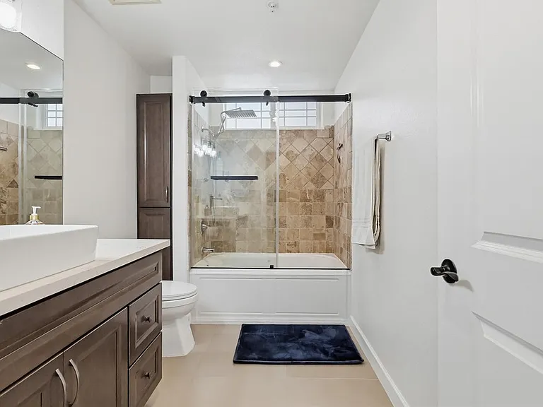 5132 W Maplewood Ave #202 — Photo 34