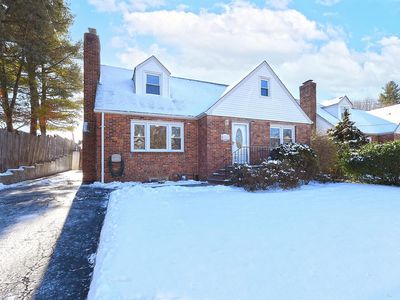 2 Neulist Avenue, Port Washington, NY, 11050