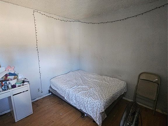 5th image of 14636 Demblon St