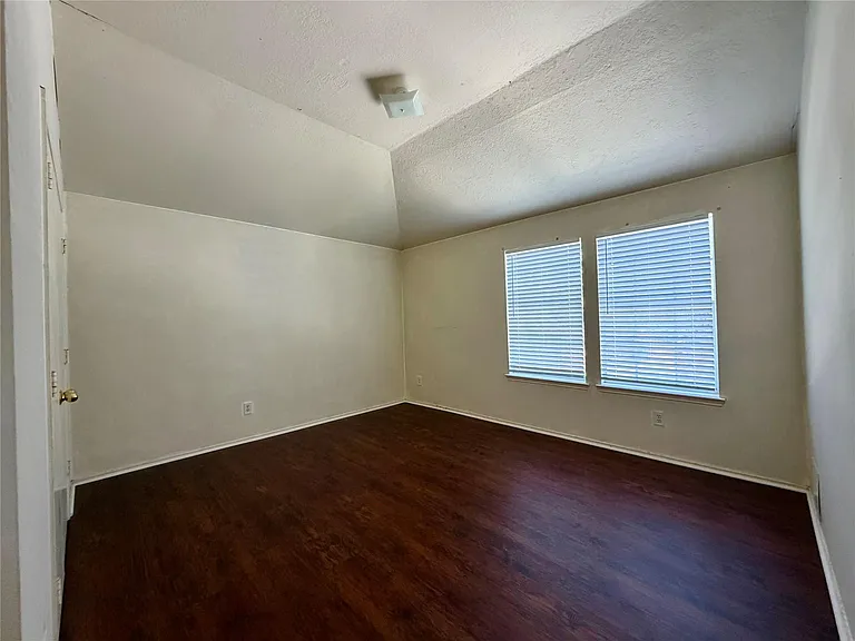2305 Ames St — Photo 21