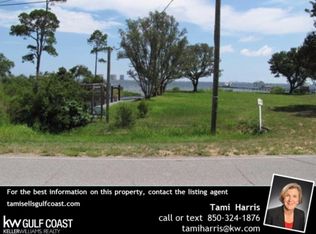 3038 Bay St, Gulf Breeze, FL 32563