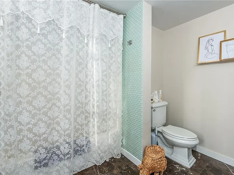 28 Bayley St #301 — Photo 12