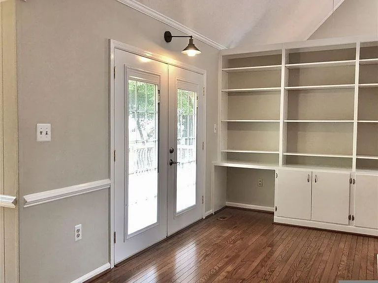 1017 Stonehedge Ave — Photo 18
