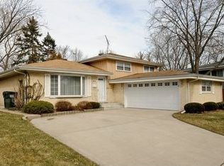 1310 Heather Rd, Homewood, IL 60430