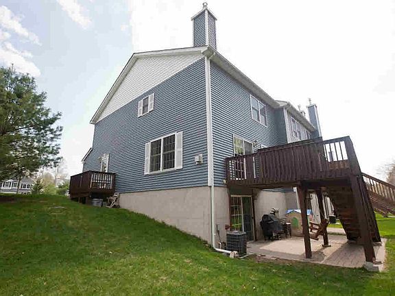 3rd image of 277 Pinebrook Dr #277