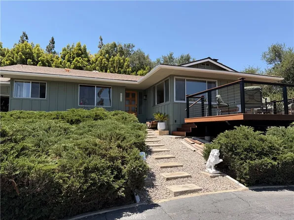 1776 Saint Peters Dr, Fallbrook, CA 92028
