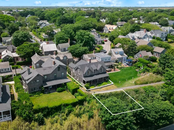 23 Front St, Nantucket, MA 02554
