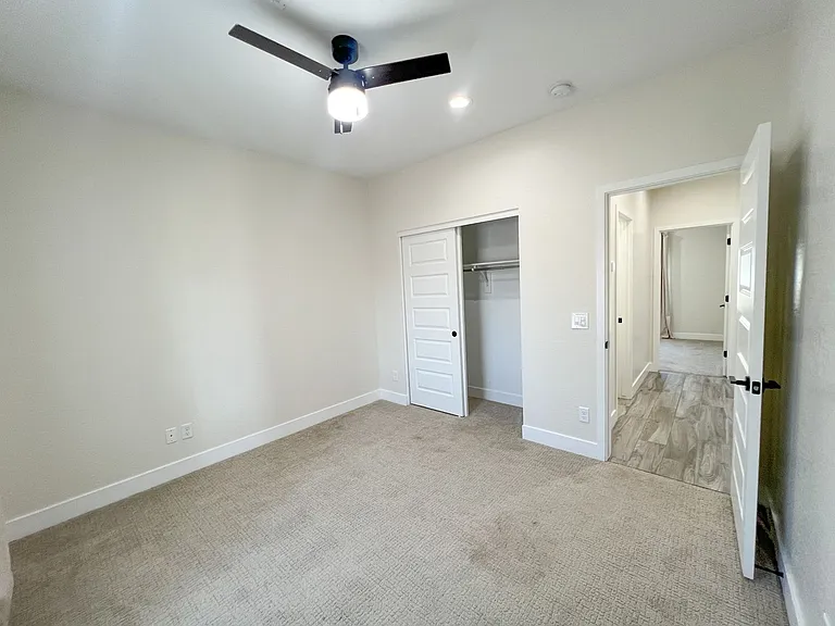 392 N Homestead Pkwy — Photo 10