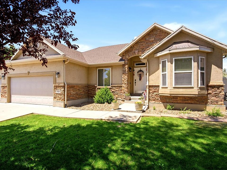 1st image of 945 E James Cir S