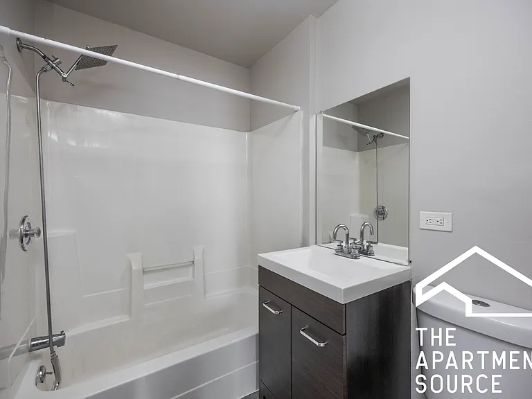3524 W Grace St #1W — Photo 8