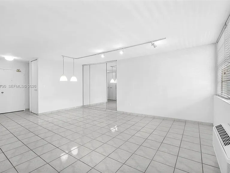 5313 Collins Ave #204 — Photo 9