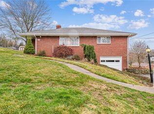 121 Sharon Ave, Washington, PA 15301