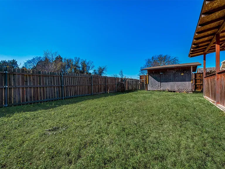 521 Brazos St — Photo 10