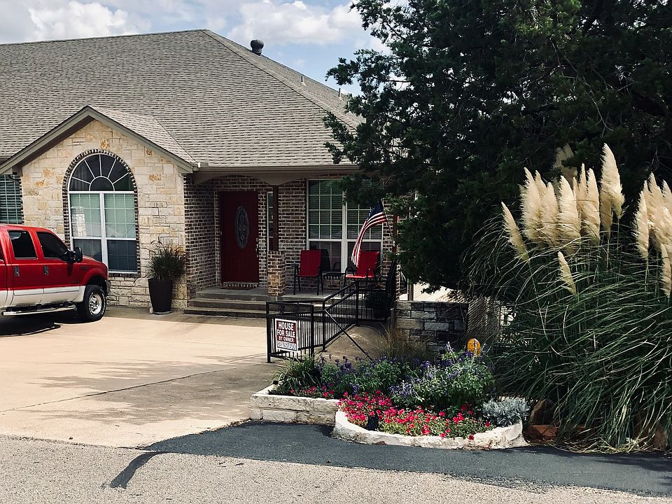 End home of three townhomes.