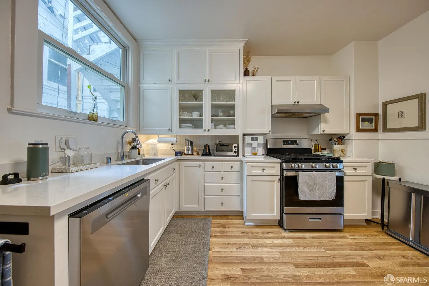 2901 Buchanan St - Photo 6