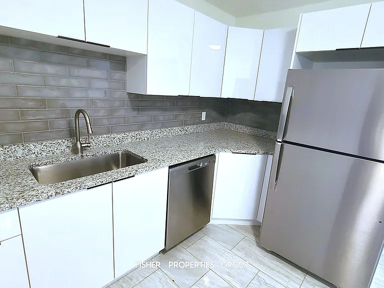 621 Riviera Dr — Photo 13