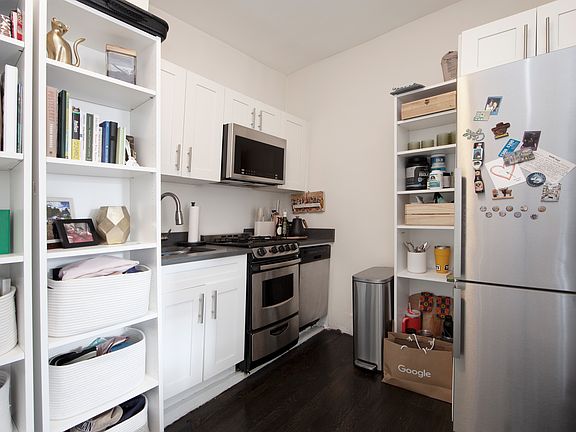 5th image of 24 Jane St APT 3B