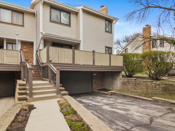 3104 Antelope Springs Rd, Northbrook, IL 60062