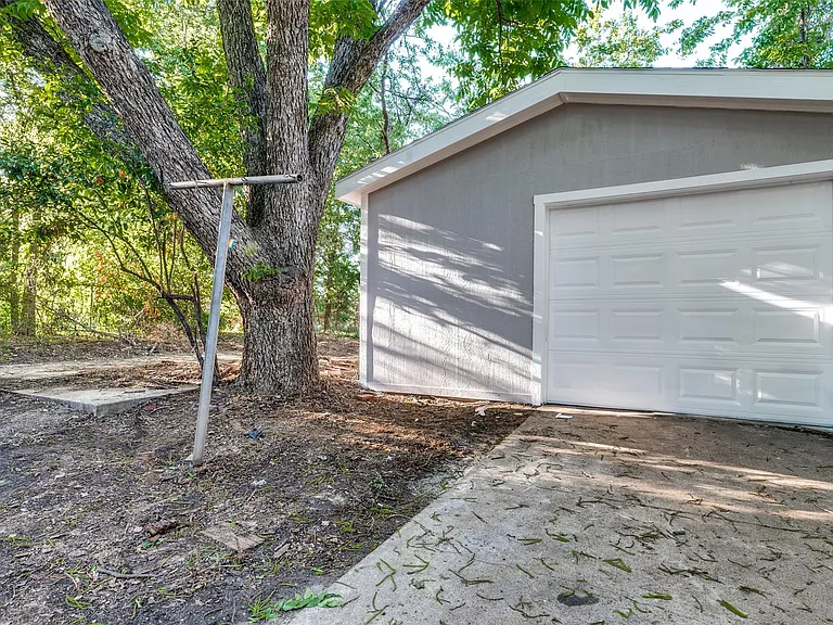 2628 Wilkinson Ave — Photo 22