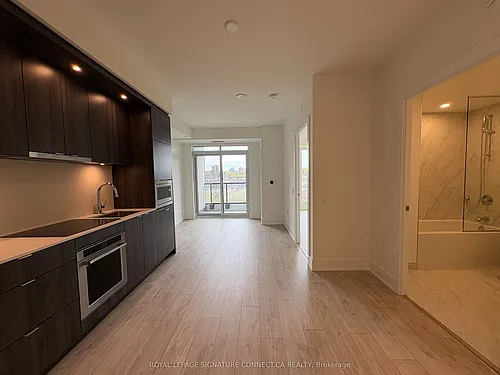 858 Dupont St #607 Photo 1
