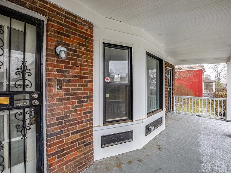 1436 Baldwin St — Photo 12