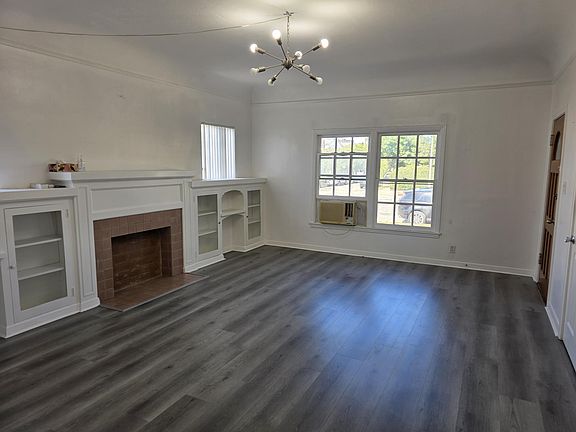 5th image of 404 S Chevy Chase Dr #406