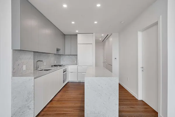 Rented by Compass | media 43