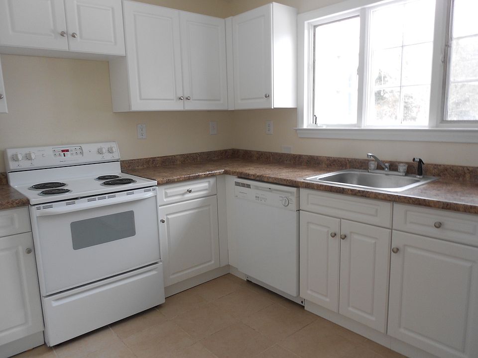 Kitchen w/appliances