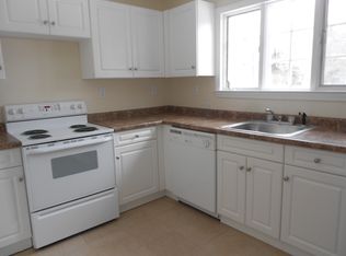 20 Griffing Pond Rd, Branford, CT 06405