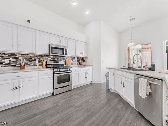 2nd image of 4537 Colonial Canyon St