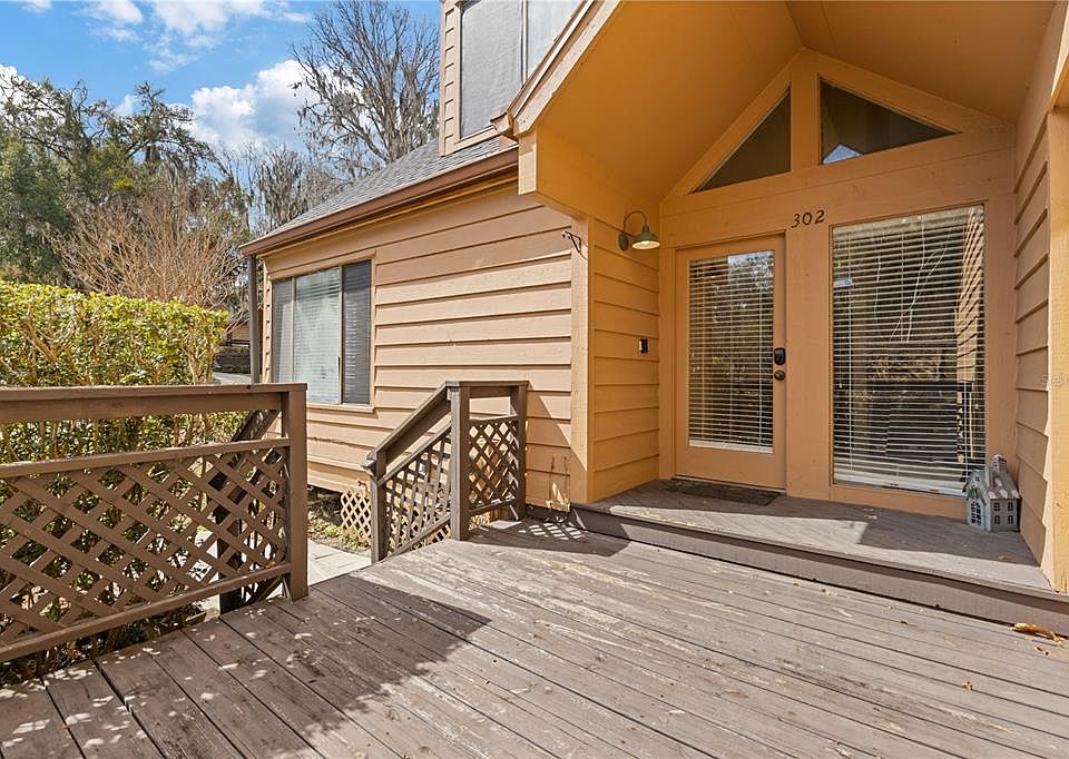 1st image of 1621 NE 2ND STREET #302