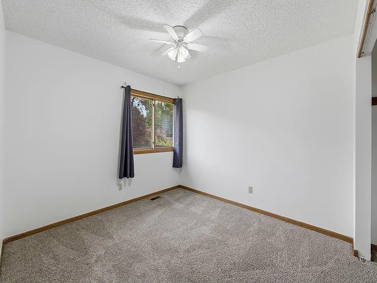 1375 W 45th St — Photo 12