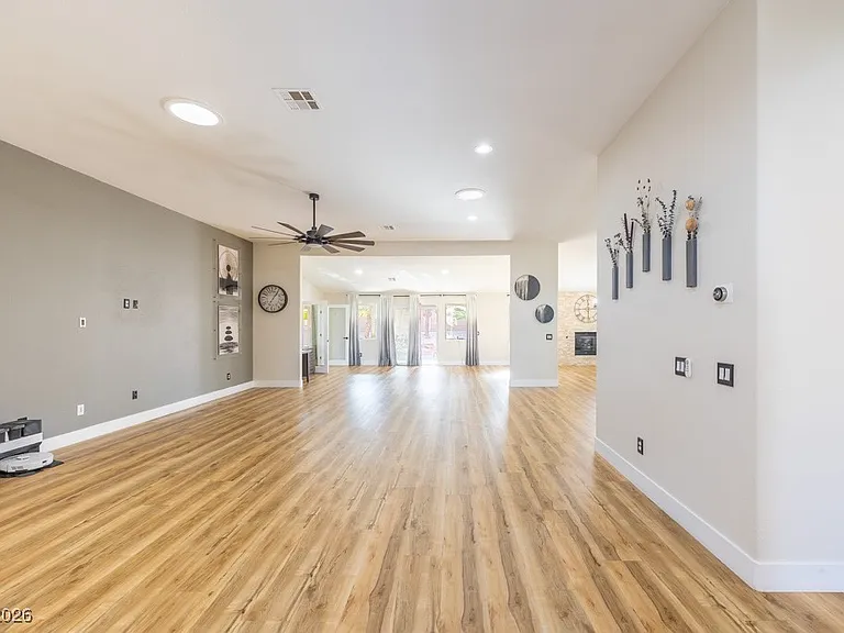 8217 Cabin Springs Ave — Photo 7