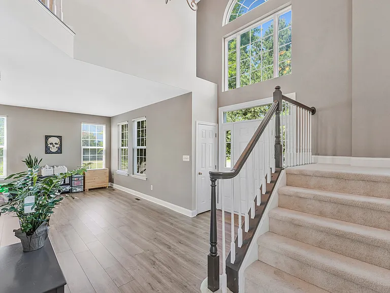 611 Curtin Pl SE — Photo 22