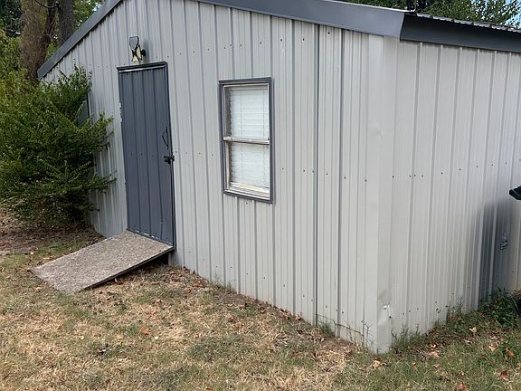 3rd image of 5014 S 33rd St