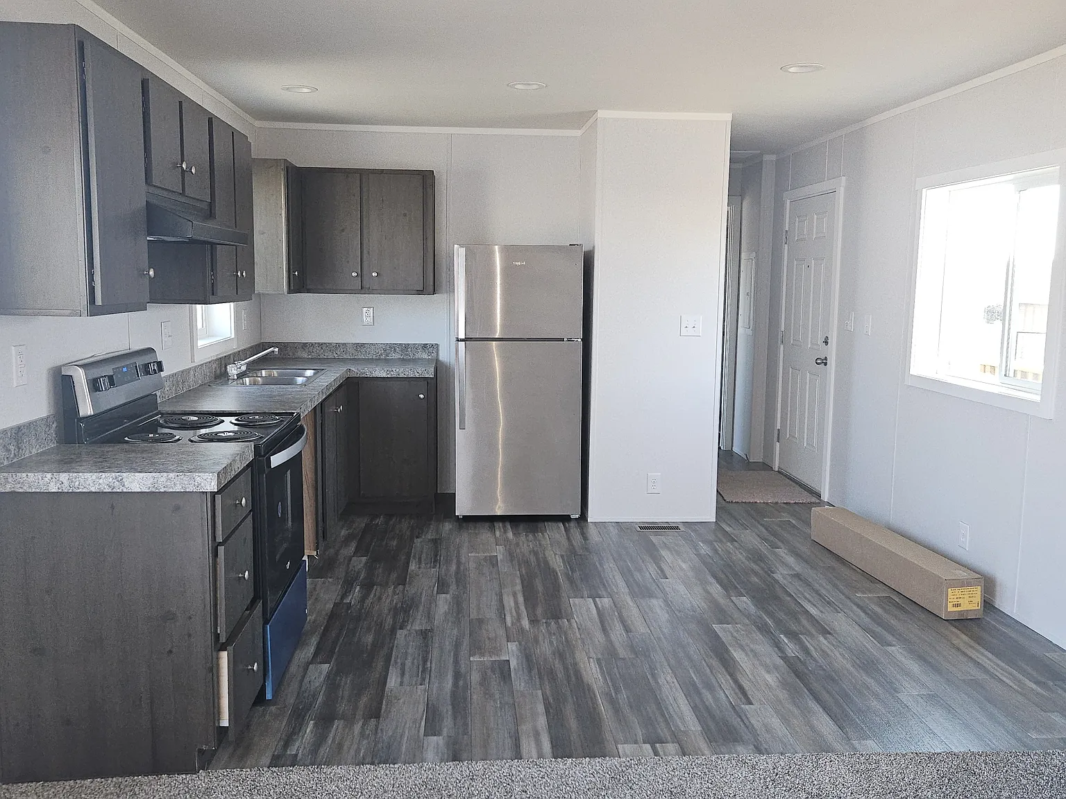 3 bed, 924 sqft, $1,500 — Photo 3