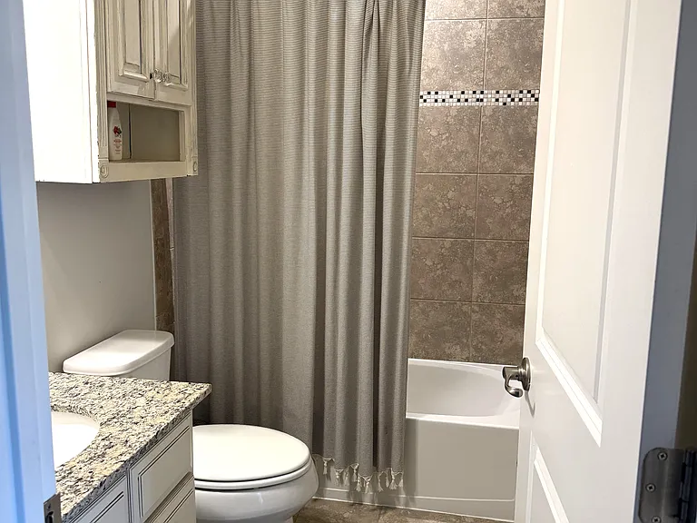 Full Guest Bathroom