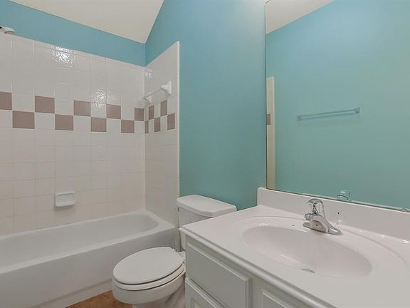 Full Bath room on level 2