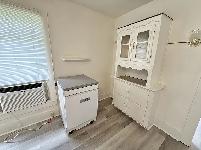 305 Beard St — Photo 10