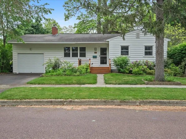 213 Pleasant Avenue, Burlington, VT 05408