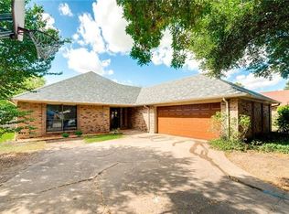 6805 Megan Ln, North Richland Hills, TX 76182