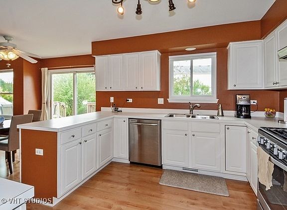 3rd image of 5610 Steamboat Cir