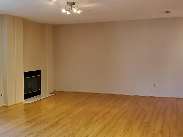 53 S Daisy Ave #3 — Photo 2