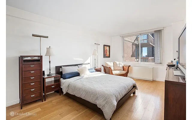 Rented by Douglas Elliman | media 49