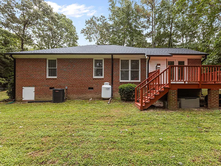 109 Oaklake Ct — Photo 37